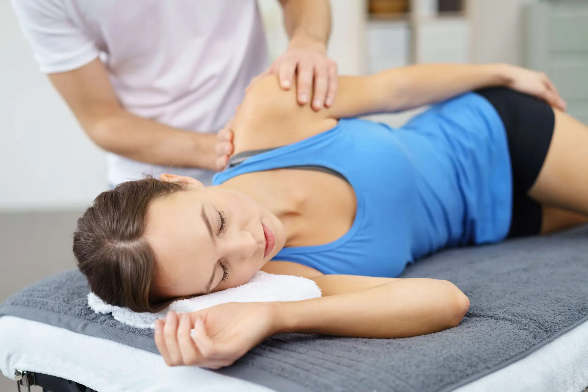 Benefits of using manual therapy for shoulder pain treatment shutterstock 347439779 scaled Benefits of using manual therapy for shoulder pain treatment