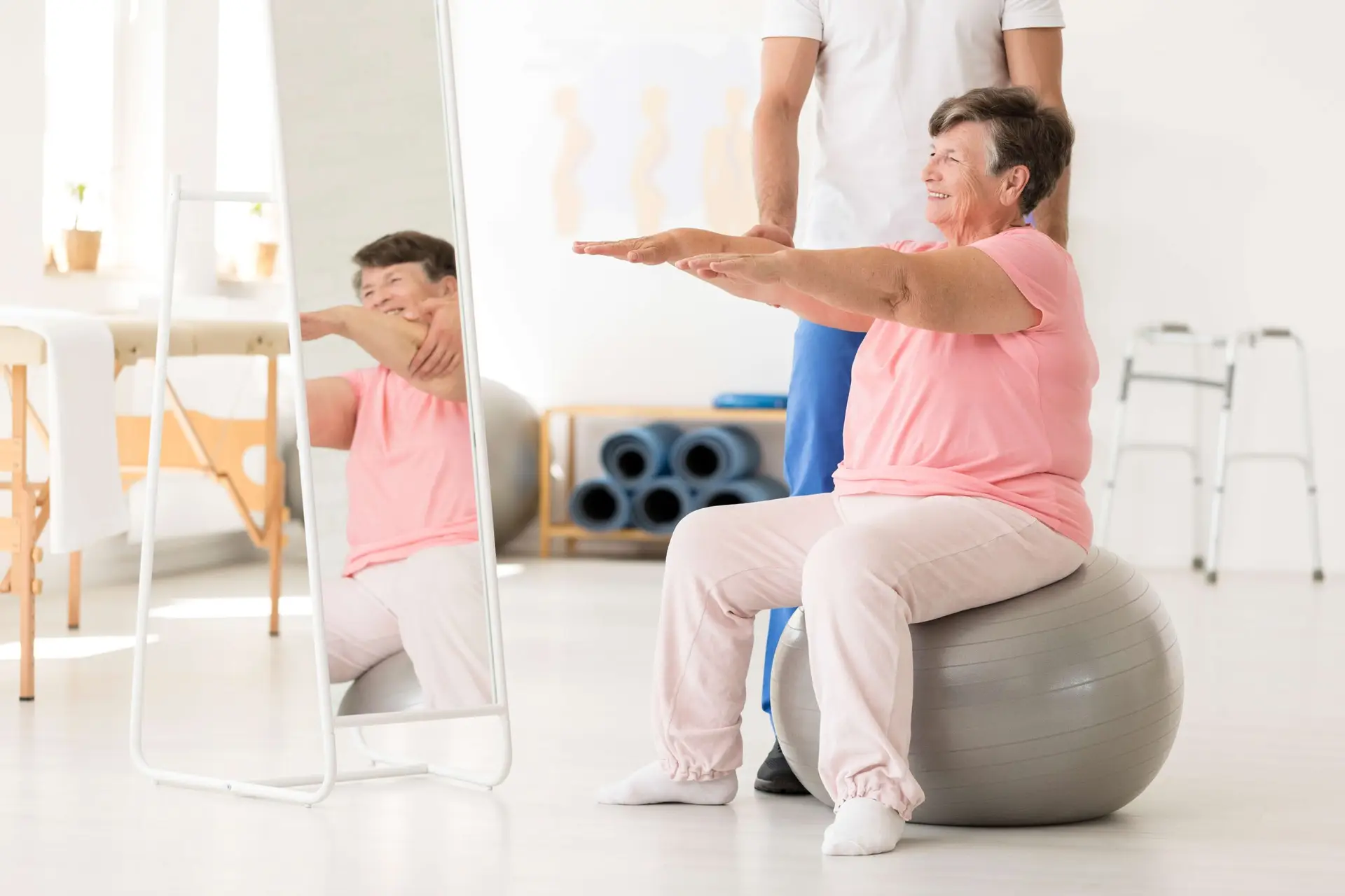 The benefits of treating arthritis with physical therapy in Grand Rapids, MI
