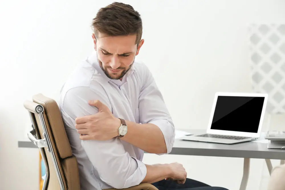 When to see a physical therapist for shoulder pain shutterstock 562206061 When to see a physical therapist for shoulder pain