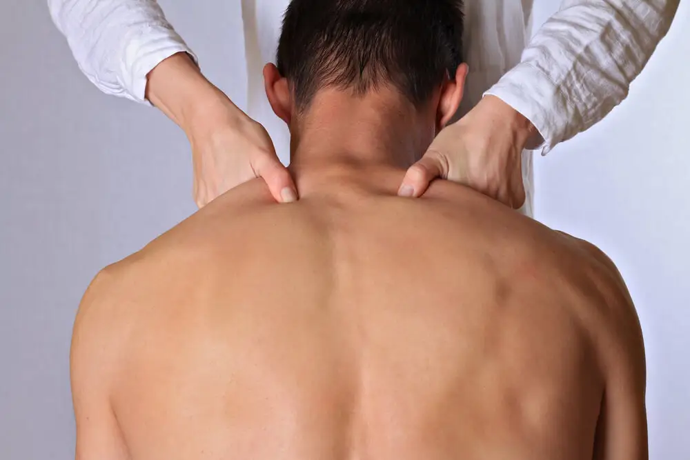 Three benefits of physical therapy for chronic neck pain treatment shutterstock 412614166 2 Three benefits of physical therapy for chronic neck pain treatment