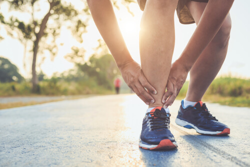 Can walking on a sprained ankle make it worse?