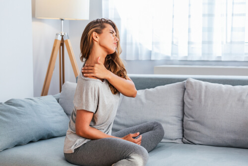 Neck, shoulder and arm pain with numbness in the fingers — what does it mean? shutterstock 1493802077 Neck, shoulder and arm pain with numbness in the fingers — what does it mean?