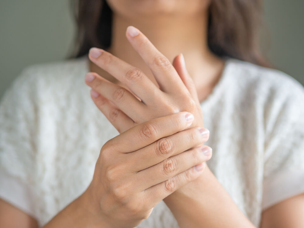 Two early signs that you might have finger arthritis shutterstock 1151592185 Two early signs that you might have finger arthritis