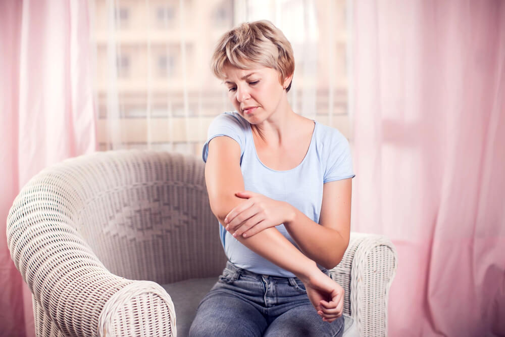 pain when bending and straightening elbow: three causes elbow pain