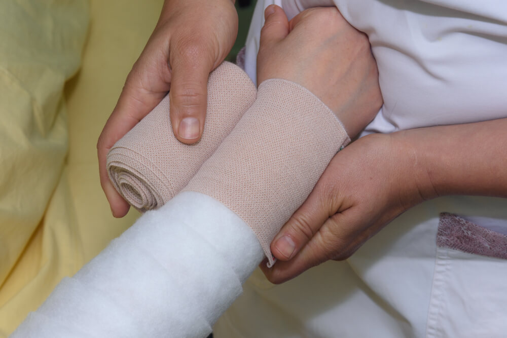 How to reduce lymphedema swelling in your arm with physical therapy