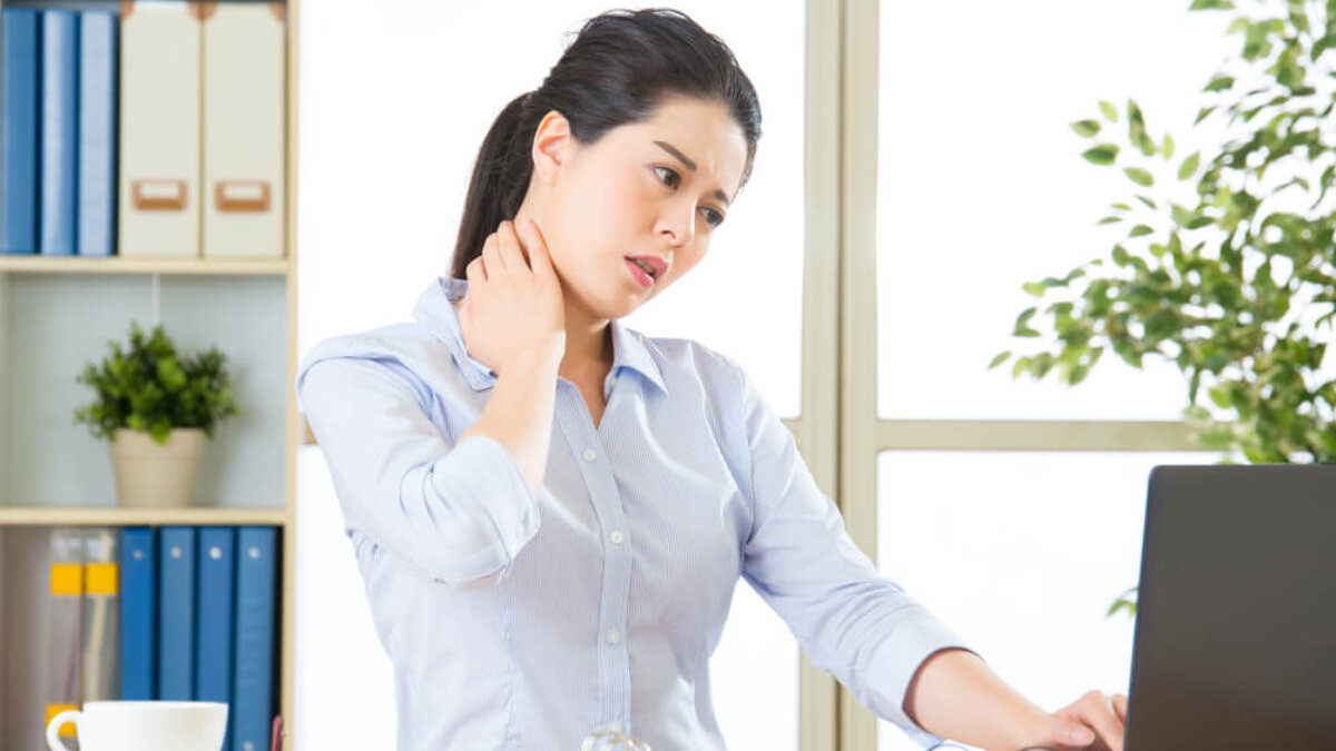 How to Alleviate Neck Pain from Desk Work