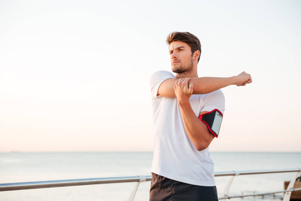 Two stretches for shoulder blade pain to try