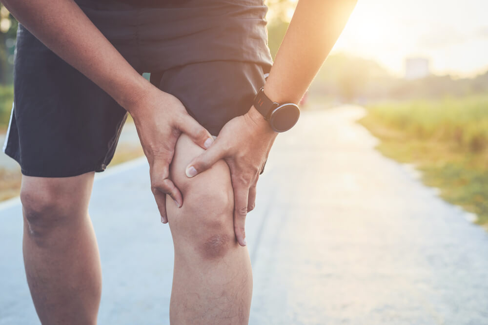 Three reasons your knee hurts when straight but not when bent shutterstock 1038990709 Three reasons your knee hurts when straight but not when bent