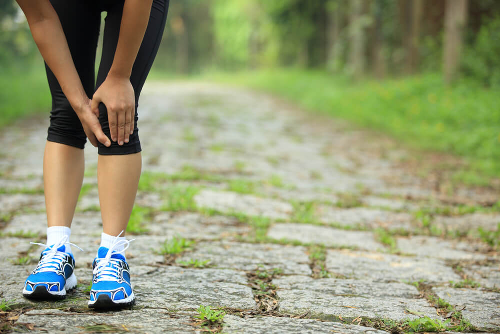 Pain behind the knee when walking: What causes it shutterstock 238496668 Pain behind the knee when walking: What causes it