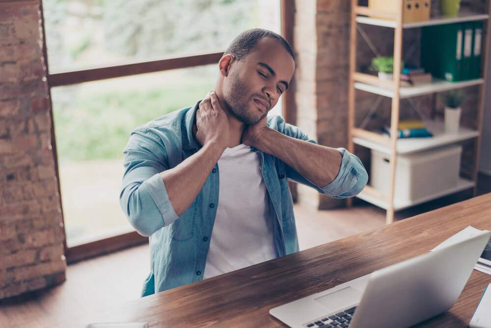 Is it serious if my neck cracks a lot? shutterstock 735692497 Is it serious if my neck cracks a lot?