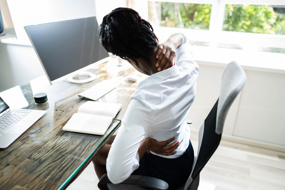 Three posture corrections that can reduce your pain when sitting shutterstock 1772914766 Three posture corrections that can reduce your pain when sitting