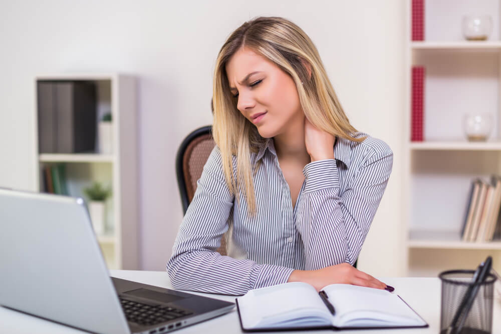 Why does my neck crack when I turn my head? shutterstock 1585548523 Why does my neck crack when I turn my head?