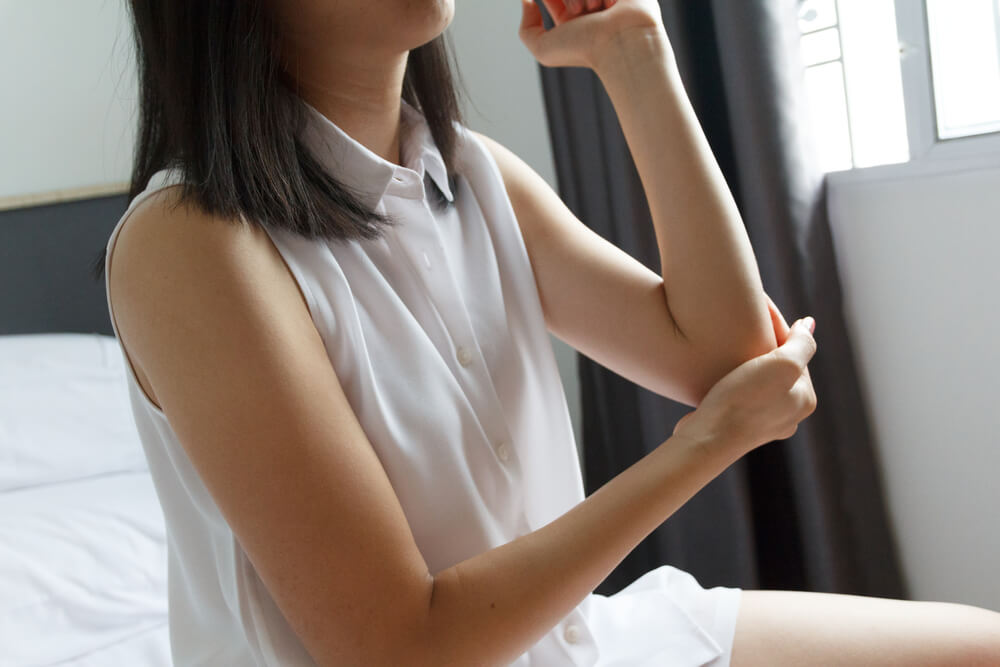 5 types of PT treatment that may improve your elbow bursitis shutterstock 1758788930 how to sleep with tennis elbow