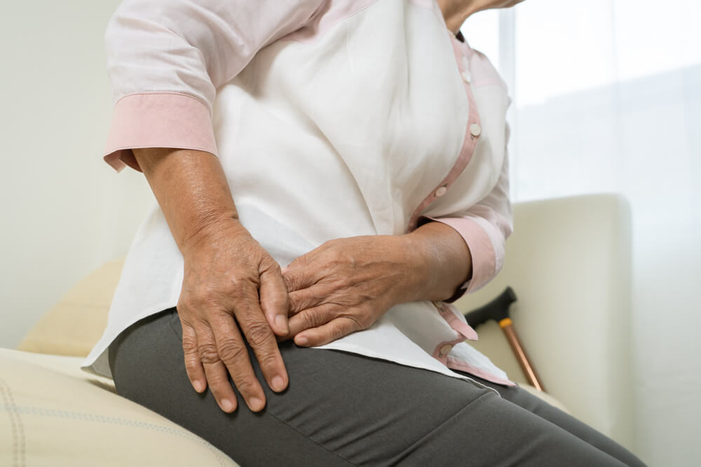What’s your body saying when there is a sharp, stinging pain in your hip? shutterstock 1705688311 What’s your body saying when there is a sharp, stinging pain in your hip?