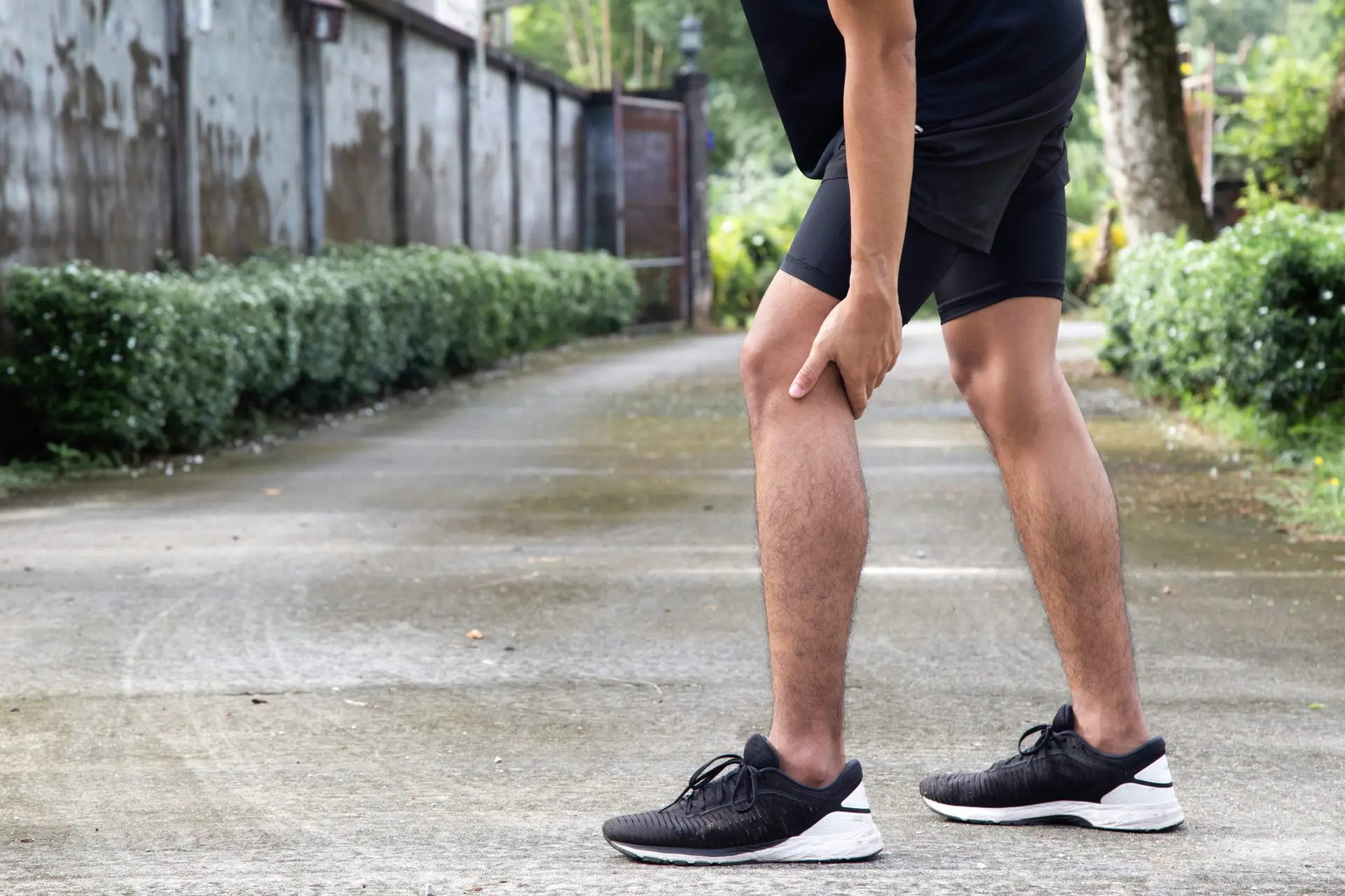 Iliotibial Band Syndrome: Symptoms and Treatment
